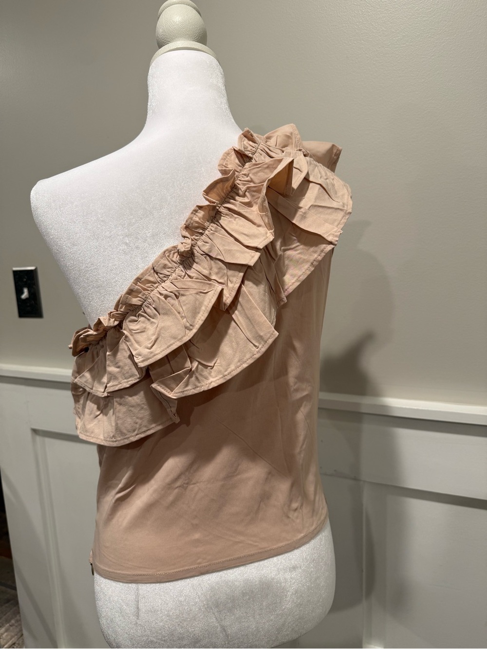 Beige One Shoulder Ruffle Blouse – Size L - Picture 2 of 7